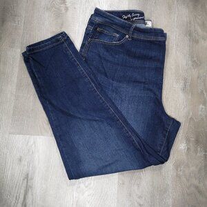 2/$30.00 - DC Jeans Lightly Curvy Medium Wash Ladies Blue Jeans